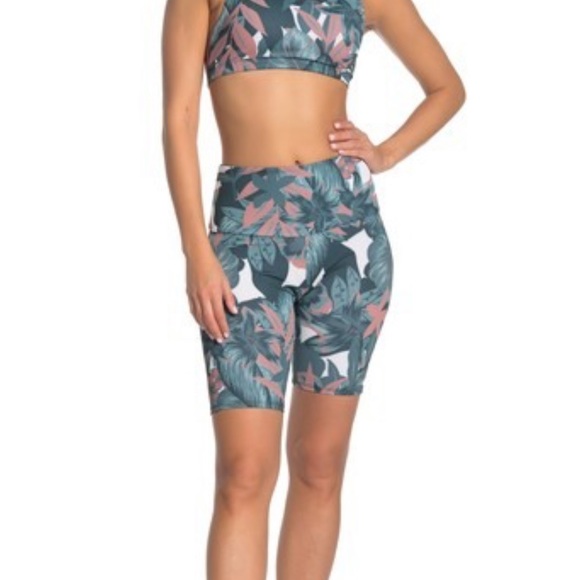 Onzie ⚡️ NWT biker shorts - Picture 5 of 6